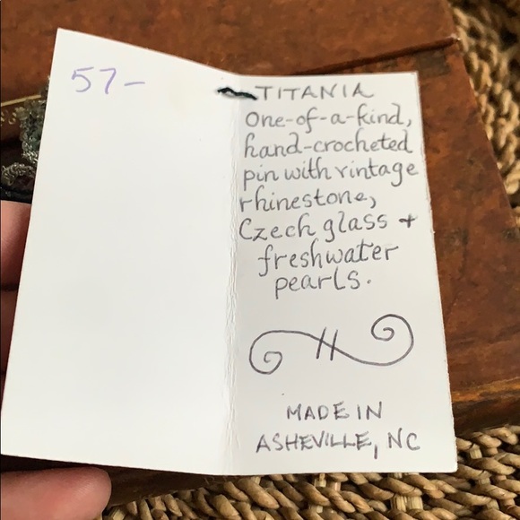 Edera handmade one of a kind butterfly broach - Picture 4 of 5